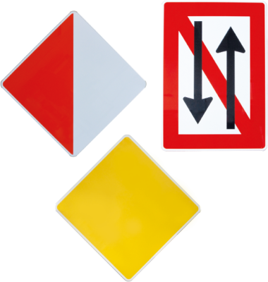 Tafelschilder und  Kilometerzeichen